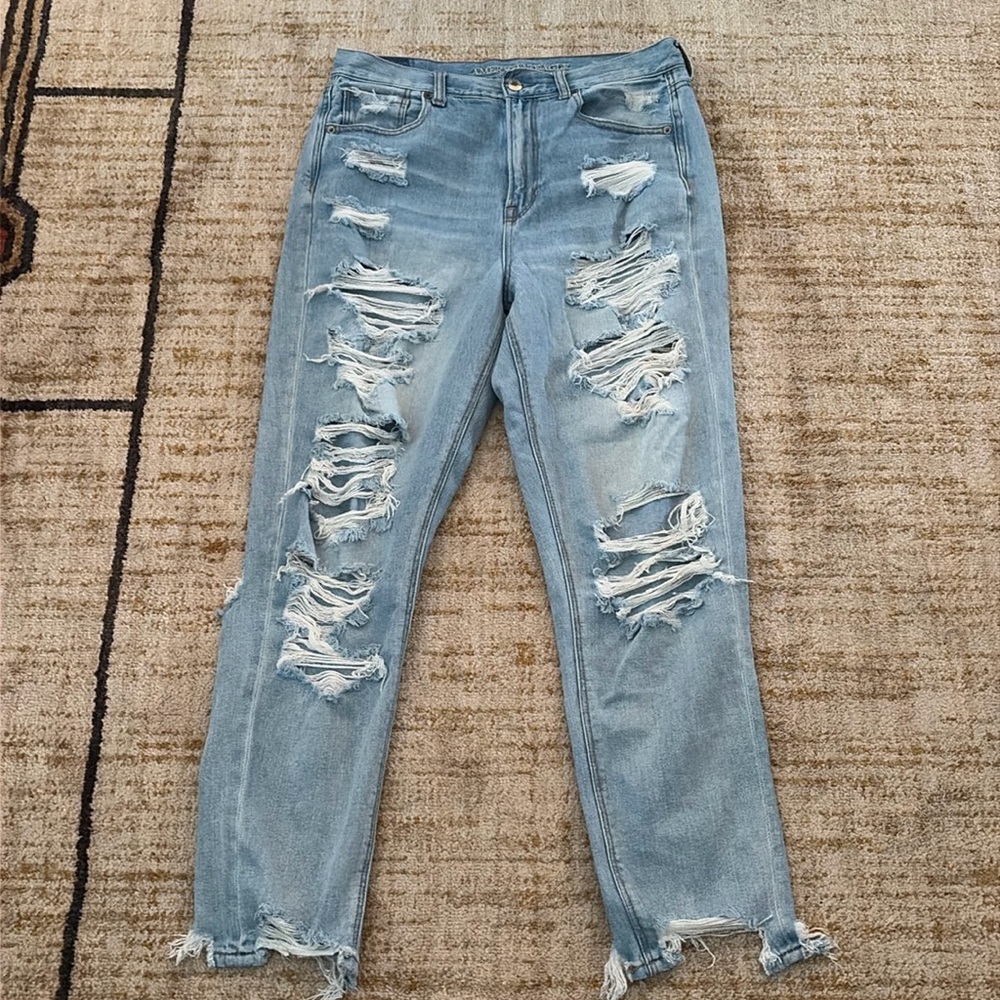 American eagle outfitters distressed jeans